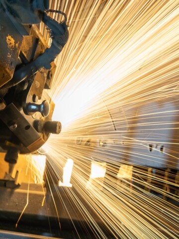 The technological transformation of the manufacturing industry